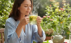 Trà thải độc: Khi nào có lợi, khi nào có hại cho sức khỏe?