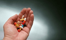 Cảnh giác thuốc: Một số loại thuốc dùng phổ biến có thể gây rối loạn đường ruột