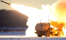 Mỹ triển khai hệ thống HIMARS tập trận bắn đạn thật cách biên giới Nga 50 km