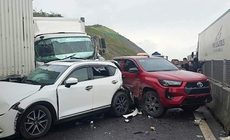 Liên tiếp hai vụ tai nạn trên cao tốc Hàm Nghi - Vũng Áng