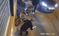 Vụ chọc thủng lốp xe máy SH: Sẽ bị xử lý ra sao?