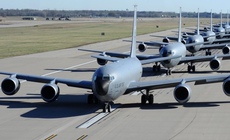 Hàng loạt máy bay tiếp nhiên liệu KC-135 Mỹ trúng đòn tên lửa từ Iran