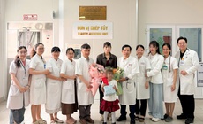 Cứu sống bệnh nhi 7 tuổi nhờ ghép tế bào gốc từ chị ruột