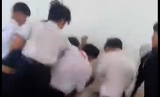 Nhóm học sinh lớp 8 đánh bạn nhập viện