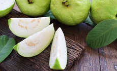 4 lý do bạn nên ăn ổi để làm đẹp da