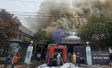 Cháy kho giấy tại Cụm công nghiệp Quốc Oai, nỗ lực cứu 2.500m2 nhà xưởng