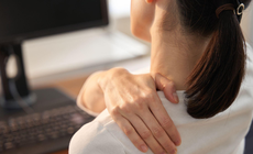 Giảm đau mỏi cổ vai gáy cho dân văn phòng