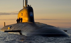 Anh theo dõi tàu ngầm hạt nhân Nga một tháng