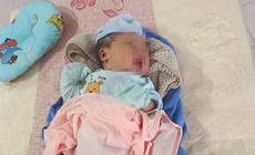 Bé gái sơ sinh bị bỏ rơi vào sáng sớm ở gần nhà văn hóa