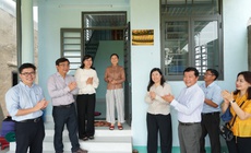 Bàn giao nhà an toàn cho người dân vùng lũ tỉnh Đắk Lắk