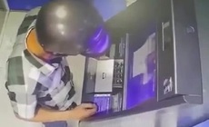 Người lấy 128 triệu do người khác bỏ quên ở trụ ATM có thể bị xử lý thế nào?