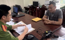 Khởi tố 3 người 'chốt số' qua điện thoại