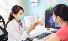 Mẹ mắc ung thư vú, con gái có bị không?