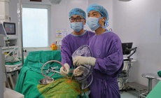 Lấy u tuyến yên qua đường mũi giúp cụ bà thoát cảnh mù lòa