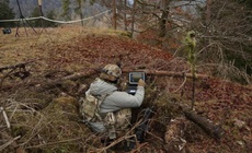 Mỹ lần đầu gắn đạn xuyên hầm lên UAV cảm tử