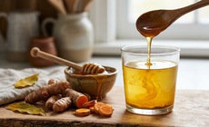 Uống nghệ mật ong: Lợi ích và rủi ro tiềm ẩn