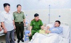 Hai cán bộ, chiến sĩ Công an Hải Phòng bị thương khi đang làm nhiệm vụ