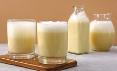 Uống bia đánh trứng gà khi mang thai có giúp con trắng da?