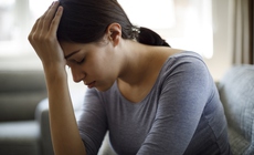 10 triệu chứng tiền mãn kinh bất ngờ hơn cả bốc hỏa