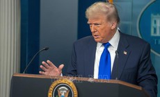 Đoàn Iran lên đường sang Islamabad đàm phán, Tổng thống Trump gia tăng sức ép