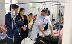 Hàng chục người nhập viện nghi ngộ độc sau ăn bánh mì