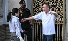 Cựu Thủ tướng Thái Lan Thaksin ra tù trước thời hạn