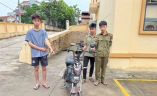Bắt nhanh nhóm thiếu niên dùng vũ lực, cướp đèn xe đạp điện