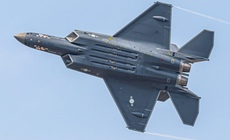 Tiêm kích 'chị em' của F-35 Mỹ nhận giấy phép chiến đấu