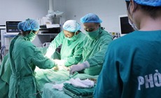 Cấp cứu thành công sản phụ vỡ ối tại nhà, ngôi ngang, rau tiền đạo nguy kịch