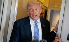 Ông Trump hoãn cuộc tấn công 'rất lớn' vào Iran trong 2-3 ngày