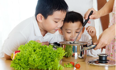 Gợi ý thực đơn thanh mát nhưng vẫn đủ dinh dưỡng cho trẻ vào ngày hè