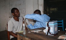 Quốc tế khẩn cấp tăng viện trợ giúp CHDC Congo chống Ebola