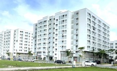 Có nhà tái định cư cách nơi làm việc 35 km, viên chức có được mua nhà ở xã hội?