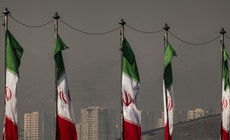 Mỹ và Iran nhất trí lộ trình hòa bình, báo hiệu việc mở lại eo biển Hormuz