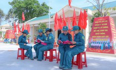 Những 'bóng hồng sao vuông' giỏi thao trường, đảm việc bếp núc
