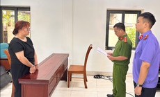 'Nữ quái' sinh năm 2002 mang dao vào quán trà sữa chém người