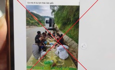 Du khách trải chiếu ngồi ăn uống dưới lòng đường tại khu vực thác Bản Giốc bị lập biên bản