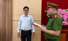 Điều khiển phương tiện đi lấn làn gây tai nạn chết người, tài xế ô tô bị khởi tố