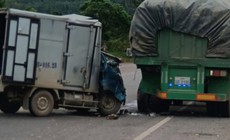 Đâm vào xe đầu kéo dừng bên đường, hai vợ chồng thương vong