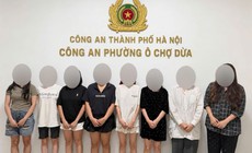 Bắt 8 thiếu nữ đang 'chơi phỏm'