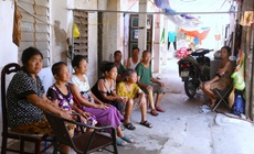 Xóm chạy thận quay quắt trong nắng nóng hơn 40 độ C