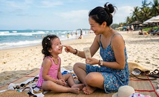 Chuyên gia chỉ dẫn 5 tiêu chí chọn kem chống nắng an toàn, phù hợp cho trẻ em
