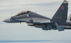 Tiêm kích Su-30SM2 Nga luyện đòn đánh sở chỉ huy và chiến hạm NATO