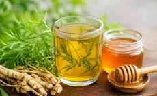 Tác dụng khi uống nước lá đinh lăng với mật ong