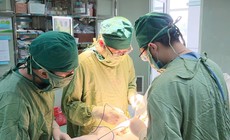 Tưởng rối loạn tiêu hóa, người đàn ông bàng hoàng phát hiện ung thư hiếm gặp