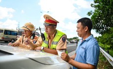 Đi cao tốc nhưng làm điều này, tài xế xe tải và xe khách bị phạt đến 6 triệu đồng