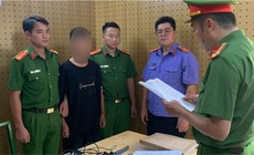 Dụ bé gái chưa đủ 13 tuổi ra khỏi ký túc xá trong đêm để hiếp dâm
