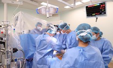 Hành trình hồi sinh từ hai nhịp đập yêu thương: Chạy đua với thời gian để nối dài sự sống