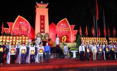 Lễ thắp nến tri ân các Anh hùng liệt sĩ tại Nghĩa trang Mai Dịch và Nghĩa trang Hàng Dương