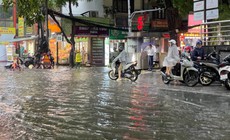 Cảnh báo mưa dông khu vực nội thành Hà Nội trưa chiều 27/7